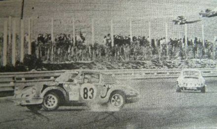 Kurt Simonsen na samochodzie Porsche 911T.