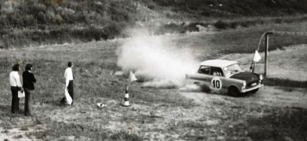 Andrzej Wodziński i Krzysztof Nowicki – Trabant 601.