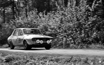 Błażej Krupa i Jerzy Landsberg – Renault 12 Gordini.