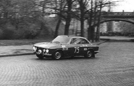 Lelio Lattari i Marek Szramowski – Alfa Romeo 2000 GTV.
