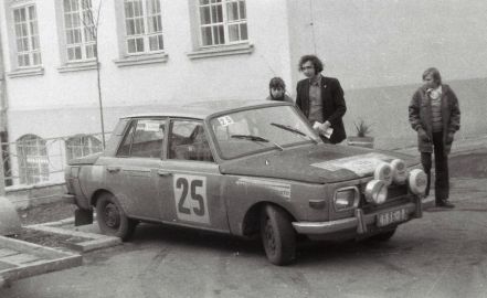Wartburg 353 załogi NRD Barthelmarm i Nichelmann.