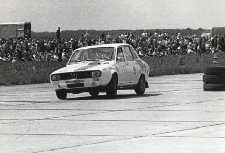 Błażej Krupa – Renault 12 Gordini.