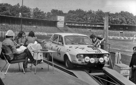 Błażej Krupa i Piotr Mystkowski – Renault 12 Gordini.