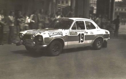 Jussi Kynsilehto i Timo Putkonen – Ford Escort RS 1600.