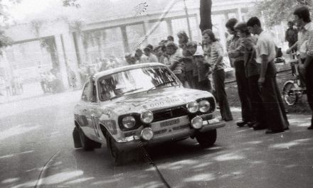 Jussi Kynsilehto i Timo Putkonen – Ford Escort RS 1600.