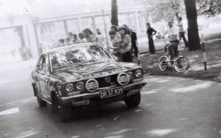 Morten Spiro i Yde Brauun – Mazda Rx 3 coupe.