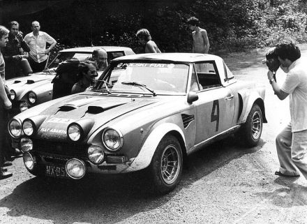 Andrzej Jaroszewicz i Ryszard Żyszkowski – Fiat Abarth 124.