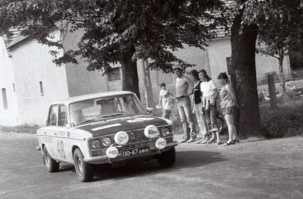 Anatolij Kozyrczikow i Galina Kozyrczikowa – Łada 2103.