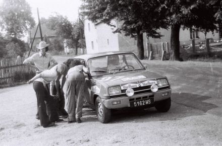 Jerzy Landsberg i Marek Muszyński – Renault R5 LS.