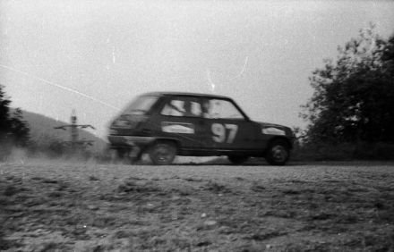 Jerzy Landsberg i Marek Muszyński – Renault R5 LS.