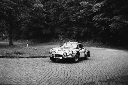 Atilla Ferjancz i Ferenc Iriczfalvi – Alpine Renault A110.