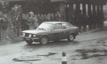 Maciej Wisławski i Tomasz Huziel – Fiat 128 Sport.