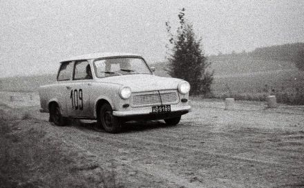 Piotr Tonderski i Magdalena Rapacz – Trabant 601.