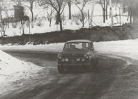 Tadeusz Betlej – Trabant 601.  (Pędzą samochody,mijają lata)