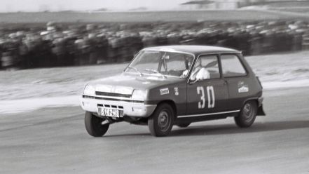 Jerzy Landsberg – Renault R5 TS.