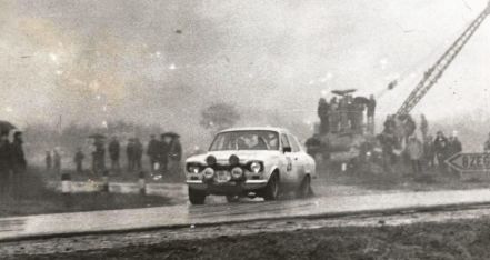 Włodzimierz Dominowski i Andrzej Niewiadomski – Ford Escort RS 2000.