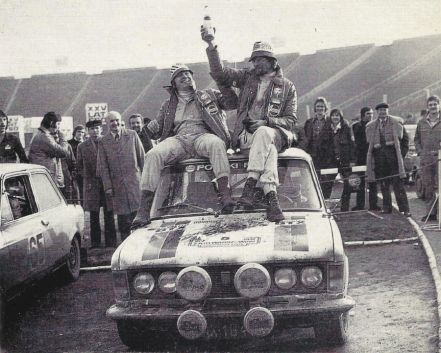 Zwycięzcy rajdu Tomasz Ciecierzyński i Jacek Różański.
