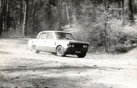 Ksawery Frank – Polski Fiat 125p/Akropolis.
