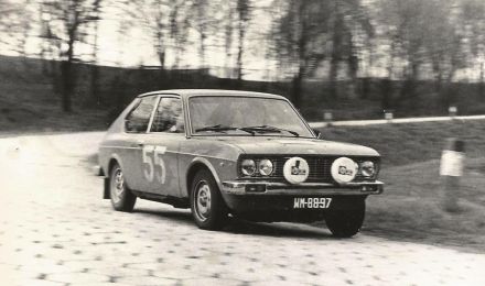 Marek Dąbek i Krzysztof Urbański – Fiat 128 Sport coupe 3 porte.