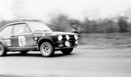 Gilbert Staepelaere i Eric Bessem – Ford Escort RS 1800.
