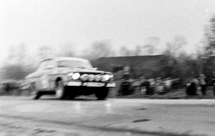 Ib Hildebrandt i Jürgen Helle – Volvo 242L.