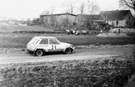 Guy Frequelin i Jacques Delaval – Renault 5 Alpine.