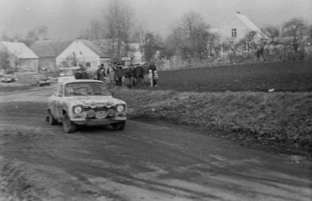 Włodzimierz Dominowski i Andrzej Niewiadomski – Ford Escort RS 2000.