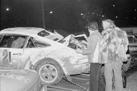 Porsche Carrera RS załogi Jürgen Ebenhoh i Arwed Fischer. 