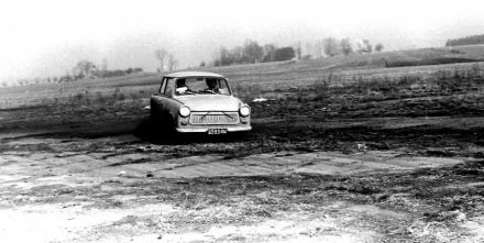 Marcin Kwiatkowski i Krzysztof Burzyński – Trabant 601.