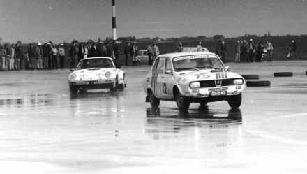 Janusz Kiljańczyk – Renault 12 Gordini i Adam Smorawiński – Porsche Carrera RS.