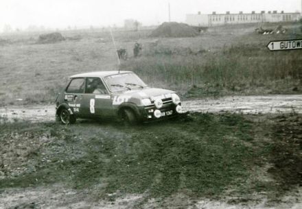 Błażej Krupa i Piotr Mystkowski – Renault 5 Alpine.