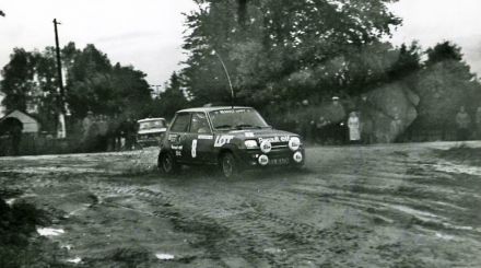 Błażej Krupa i Piotr Mystkowski – Renault 5 Alpine.