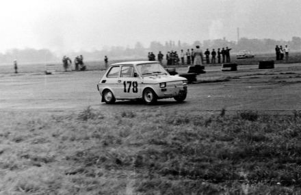 Piotr Lenartowicz – Polski Fiat 126p.