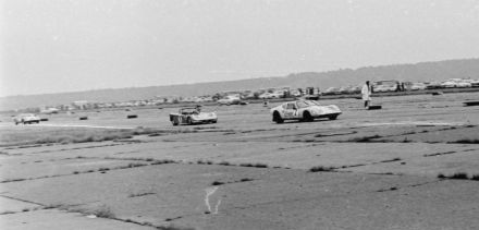 Ulli Melkus – Melkus RS 1000, Helga Heinrich – Wartburg 1100 spider.