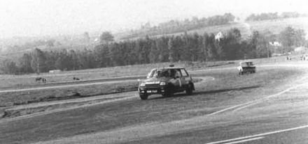 Błażej Krupa – Renault 5 Alpine.   Marian Bublewicz – Fiat 128 coupe 3porte.   Lech Jaworowicz – Fiat 128 coupe 3 porte.   Tadeusz Kudłaty – Polski Fiat 125p/1500.   Błażej Krupa – Renault 5 Alpine.   Edward Kinderman – Polski Fiat 125p/Monte Carlo.   Helmut Assmann – Trabant 800 RS   Andrzej Jaroszewicz – Stratopolonez 2500.   Edward Kinderman – Polski Fiat 125p/Monte Carlo.   Michał Damm – Porsche Carrera RSR, Andrzej Jaroszewicz – Stratopolonez 2500.   Nr.14. Maciej Bogusławski – Prototyp BG 1600, Nr.09. Ryszard Kopczyk – Porsche Carrera i Wartburg Spider.    Wartburg spiker.   Michał Damm – Porsche Carrera RSR, Andrzej Jaroszewicz – Stratopolonez 2500.
