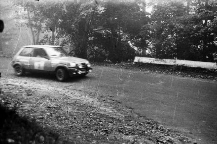 Błażej Krupa i Piotr Mystkowski - Renault 5 Alpine.
