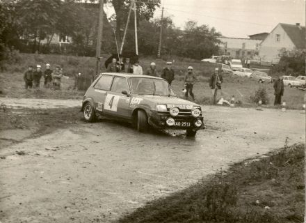 Błażej Krupa i Piotr Mystkowski – Renault 5 Alpine.