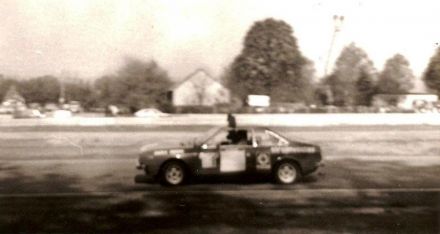 Ratunkowa Lancia Beta Monte Carlo czechosłowackiego zespołu.
