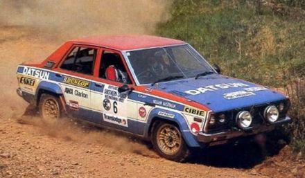 George Fury i Monty Soufern - Datsun Stanza
