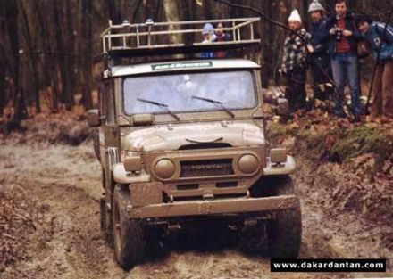 Jean Francois Piot, Pierre Raux i Jean Pierre Boulme – Toyota BJ.