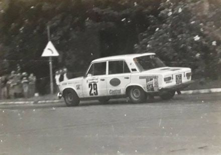 Bogdan Wozowicz i Witold Wozowicz – Lada 21011.