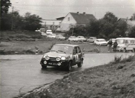 Błażej Krupa i Piotr Mystkowski – Renault 5 Alpine.