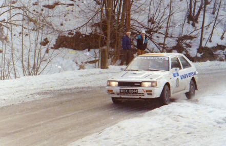 Romuald Chałas i Janusz Siniarski - Mazda 323 4wd
