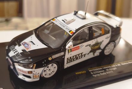 Mitsubishi Lancer Evo X.