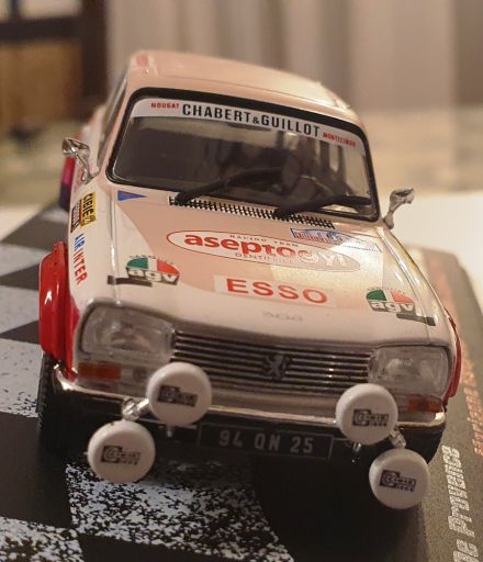 Peugeot 304.