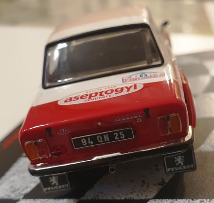 Peugeot 304.