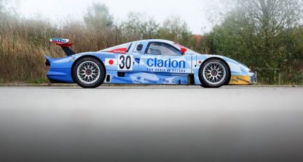 Nissan R390 GT1.